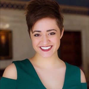 Meet your Posher, Estefania